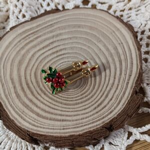 Gold Candles With Green Holly and Red Berry Christmas Brooch Pin 1¼"